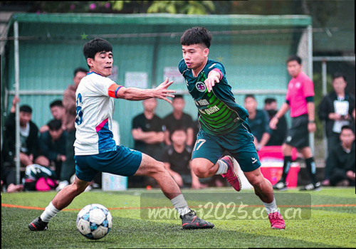 赛后复盘选择界面，积分榜与球员统计下载按钮。